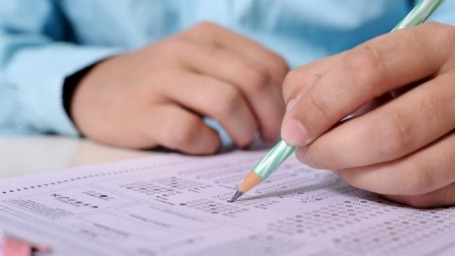 Запровадження щорічної Премії учасникам ЗНО з найвищим результатом